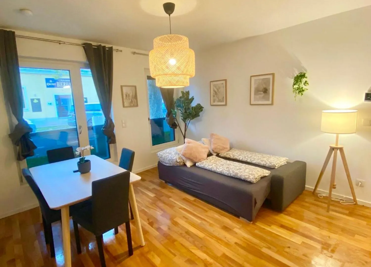 Spacious 2 Bedroom Modern Apartment Vienna Austria